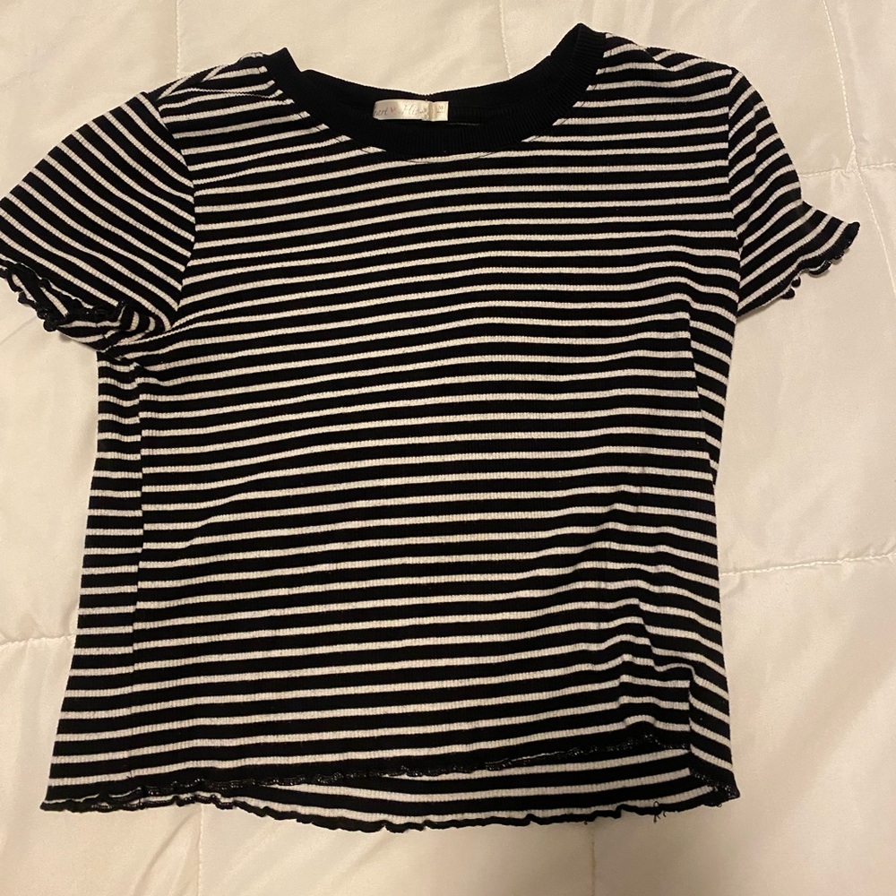 Cute cropped stripe shirt